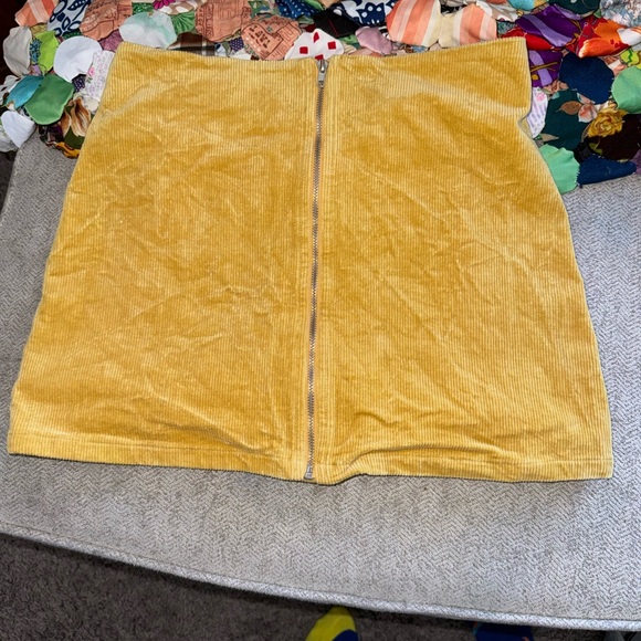 High waisted zip up front skirt - Picture 2 of 3